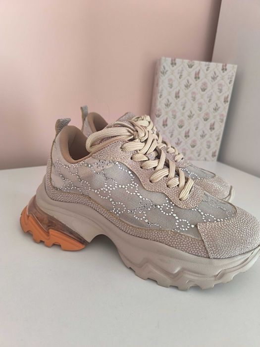 Маратонки Gucci с декоративни елементи