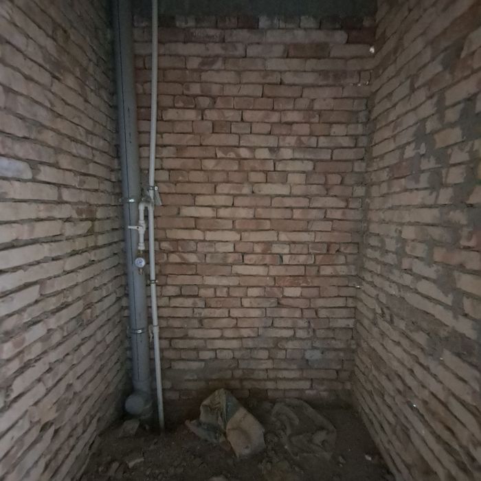 Тезда 1 хоналик квартира сотилади. 4 кават 5 каватли дом. 43 кв.м очик