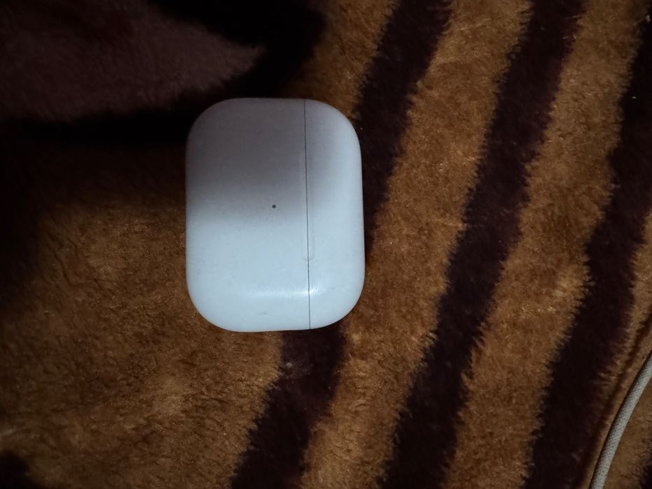 AirPods Pro 2 cu carcasă MagSafe