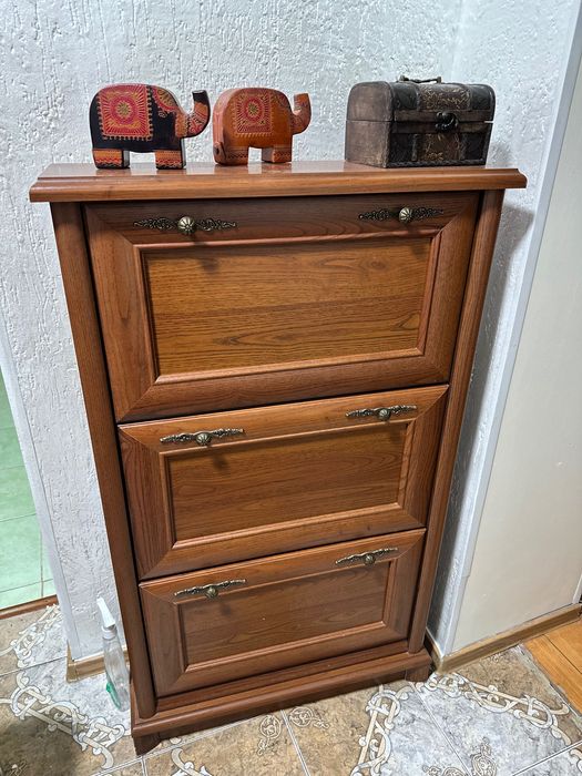 Продается обувница