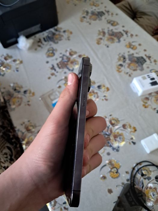 Продам айфон 14 про макс