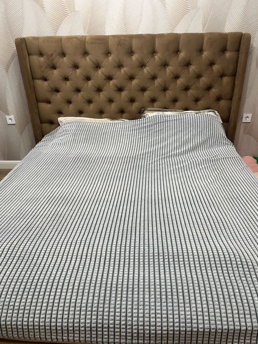 Продам двухспальную кровать
