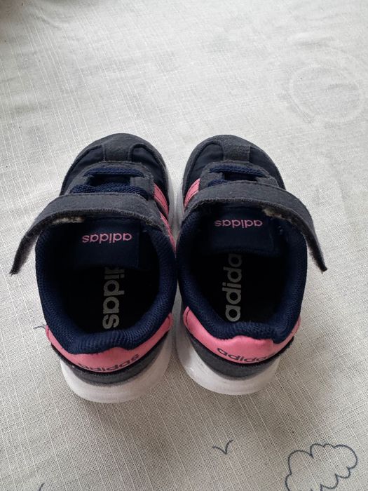 Детски маратонки Adidas номер 20