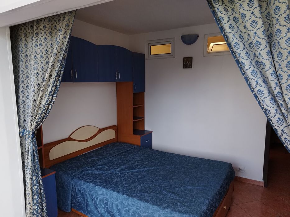 Închiriez apartament