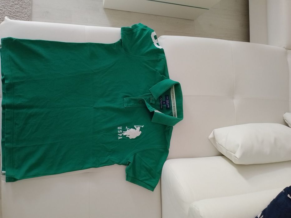Vând tricou polo ,produs original, mărimea M,produs calitate