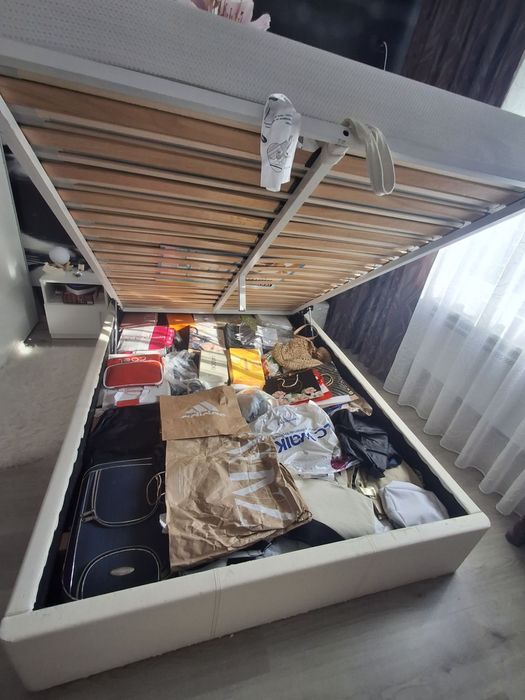 Спалня 150/200 с матрак и механизъм