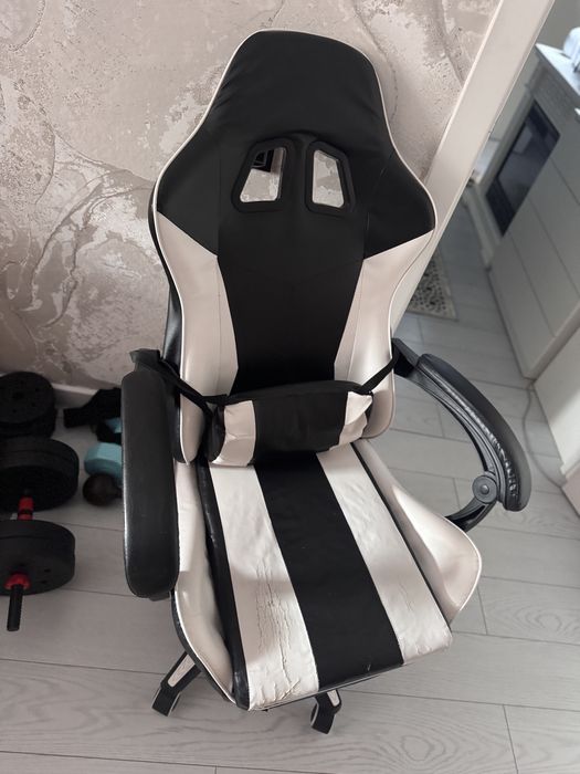 Стул игровой в офис