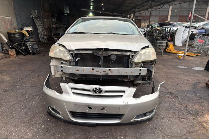 buton dezaburire spate Toyota Corolla 2004 1.4 D-4D MT (90 hp)