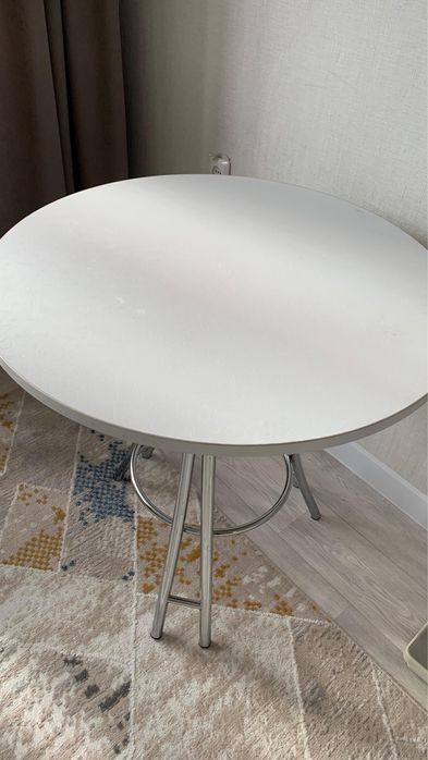 Продам стол цена 30000