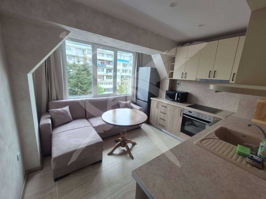 Дава се под наем Тристаен апартамент в Варна, Чайка - 68 кв.м за 650 € - Снимка #1