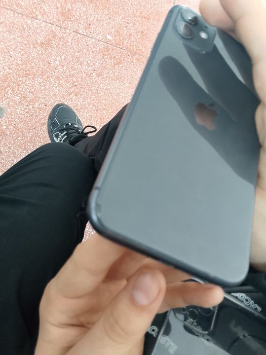 Продам IPhone11 в хорошом состоянию