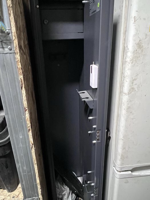 Продам сейф металлический