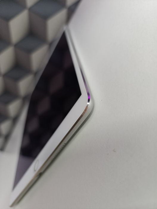 Tableta Apple ipad pro 10.5 256 gb cu ultimul soft fără cont impecabila