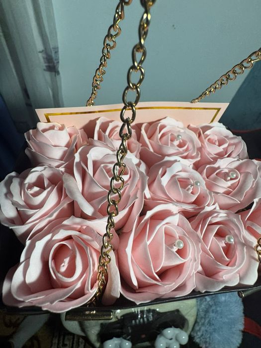 Geantă decorativă cu trandafiri roz