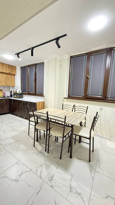 Гофур Гулом метро 5-6 минут