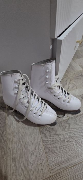 Коньки фигурные б/у