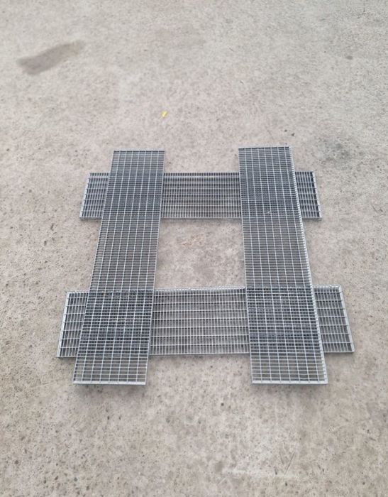 Trepte metalice zincate