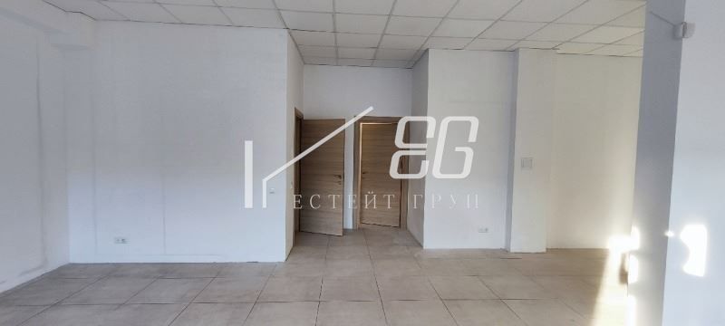 Магазин в Варна-ХЕИ площ 85 цена 1350