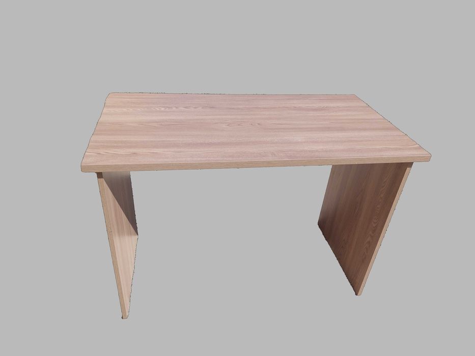 Продавам неизползвани офис маси