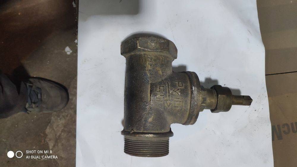 Вентиля бронзовые и чугунный