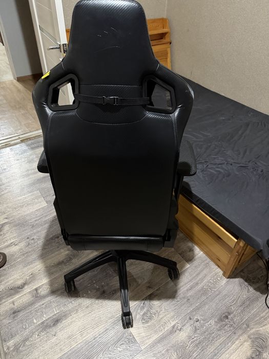 Игровое компьютерное кресло Corsair