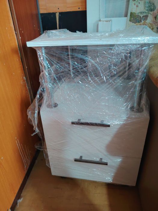 Продам тумбу  состояние нового