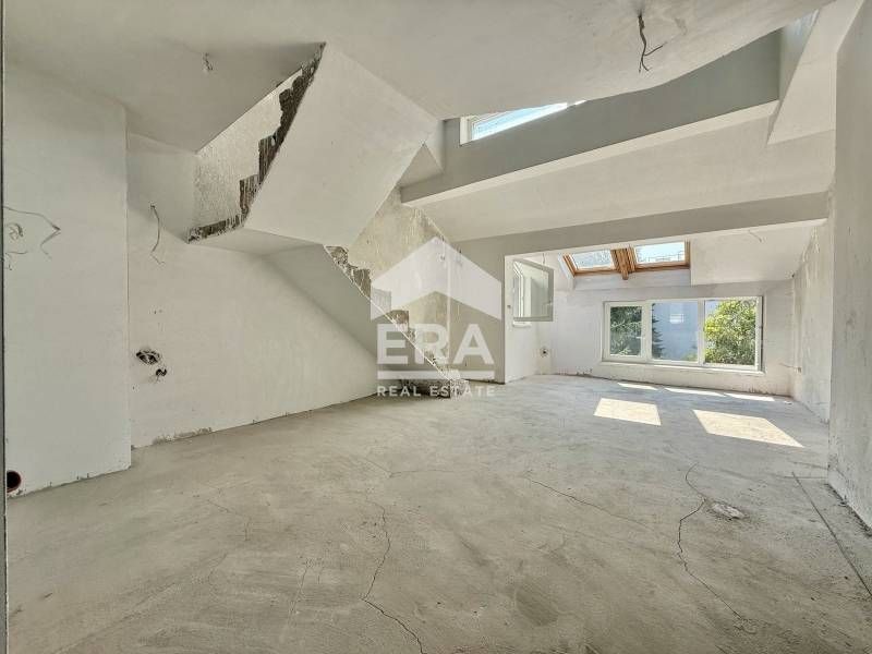 Слънчев тризонет ново строителство на крачка от Парк „Св. Св. Петър и