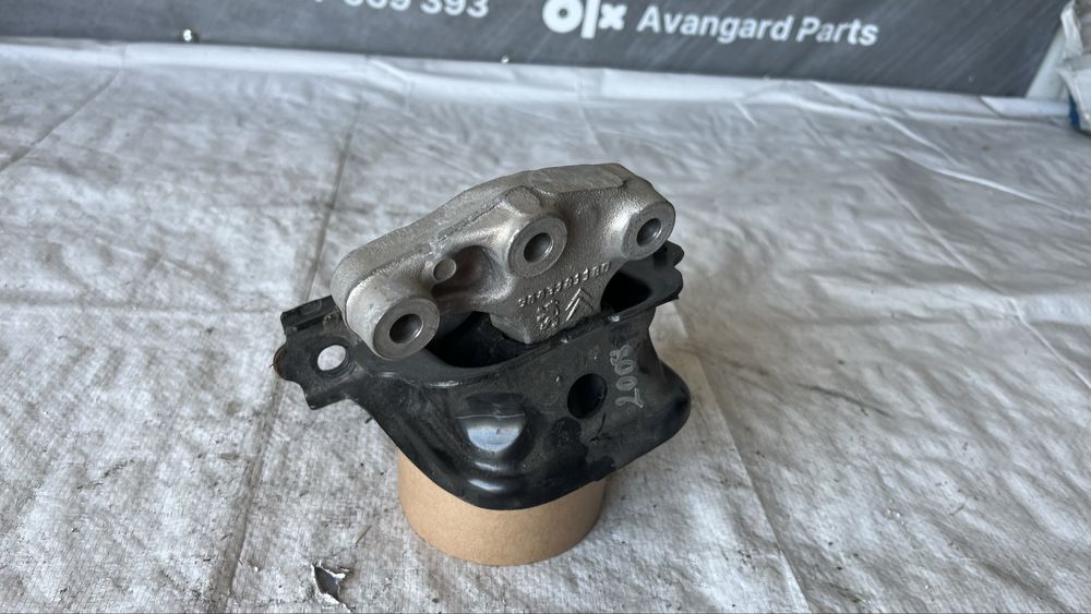 Тампон двигател Peugeot 208/2008