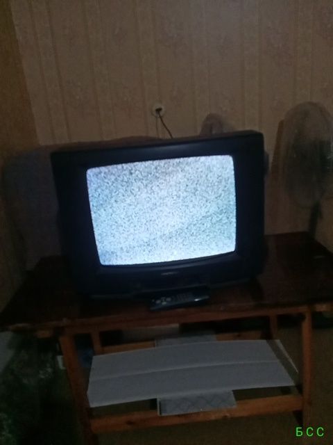 Телевизор DAEWOO с пультом