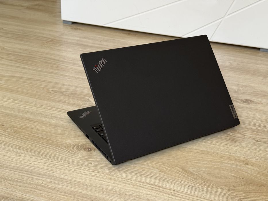 Като Нов 14'FHD IPS  Ryzen 7 Pro-5850u  Thinkpad T14s Gen 2  16GB LPDDR4x  512GB