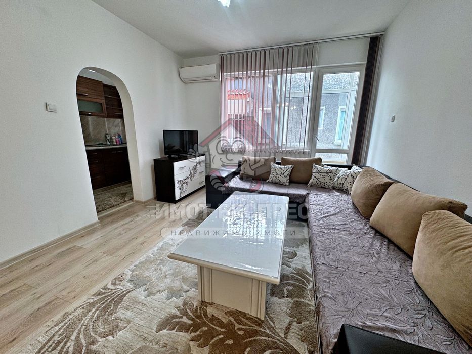 Дава се под наем Тристаен апартамент в Асеновград - 90 кв.м за 331.5 € - Снимка #3