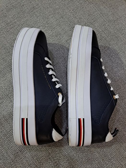 Намалени! Сникърси Tommy Hilfiger