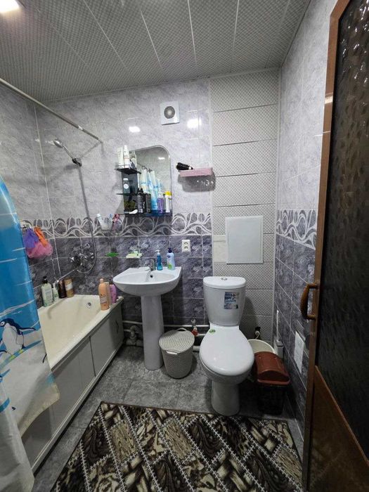 Продается 2-х комнатная квартира с ремонтом на Чехова 2/2/4