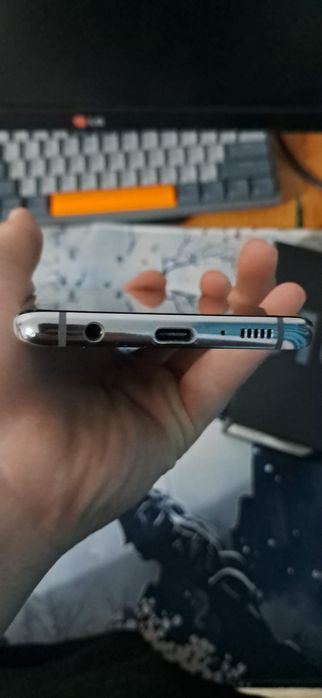 Обменяю Samsung S10