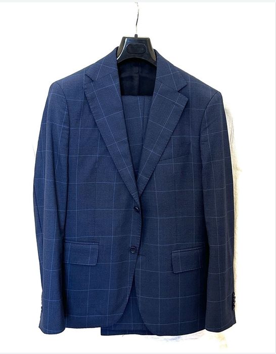 Костюм Bagozza. Куплено за 800$. Отдам за 150$.