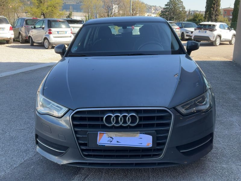 Audi A3 Sportback 1.6 TDI Young 2013