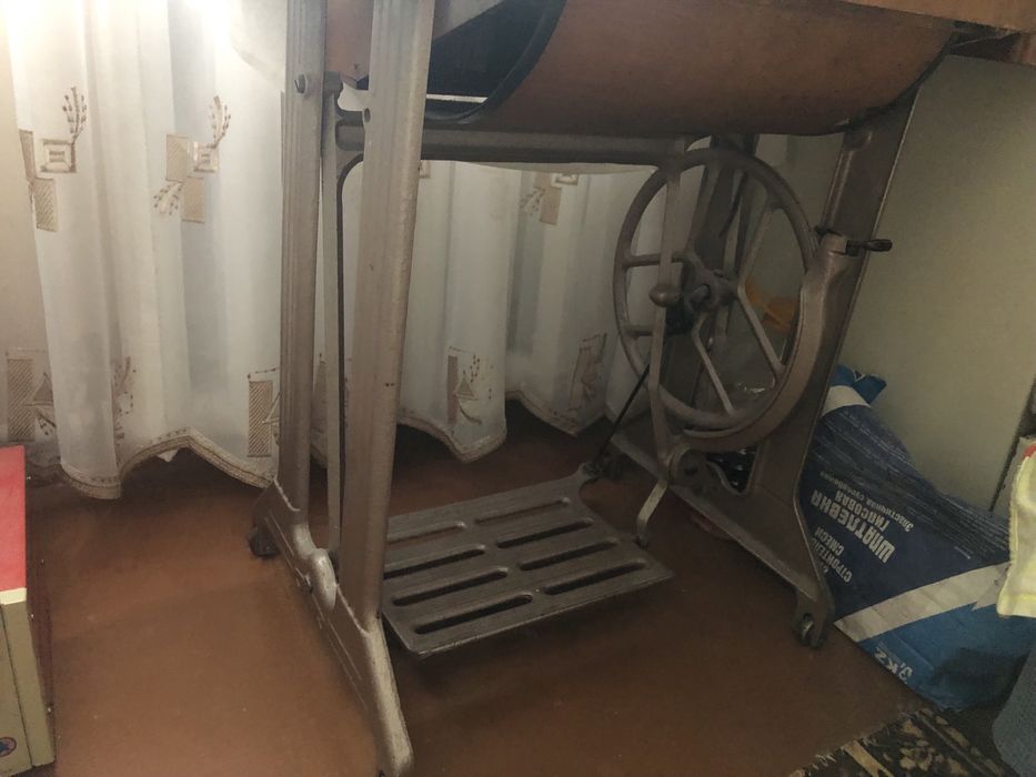 Швейная машинка советская