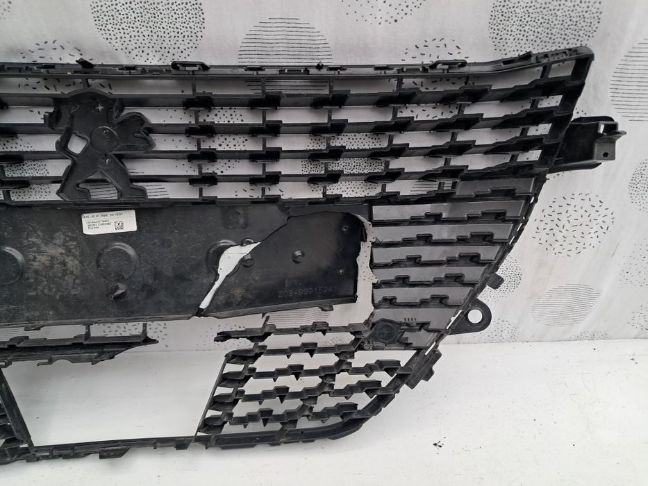 Грил решетка пежо 208 Peugeot  2008