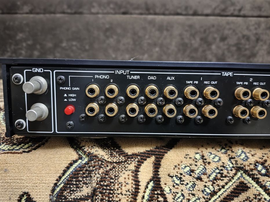 Предварительный усилитель Yamaha C-2X
