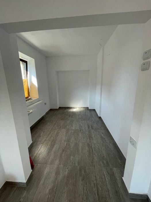 Spațiu Comercial de Închiriat – Piața Griviței, Constanța