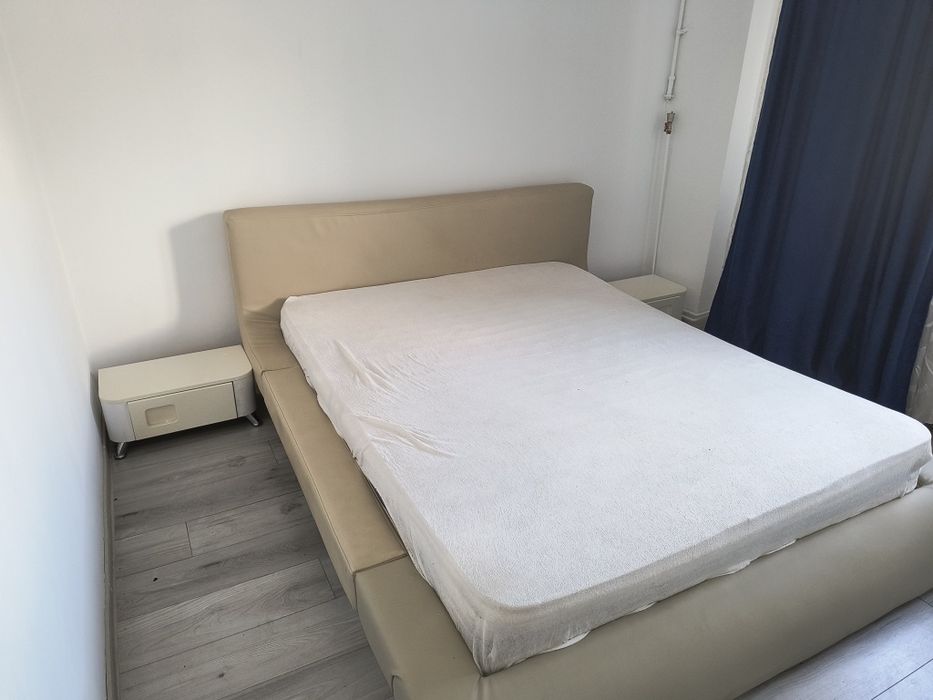Închiriez apartament 2 camere decomandat Bulevardul București, complet utilat și mobilat.
