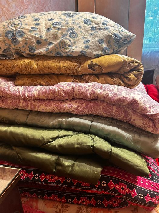 Продам одеяла и матрасы