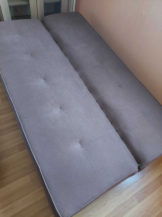 Диван с функция за сън