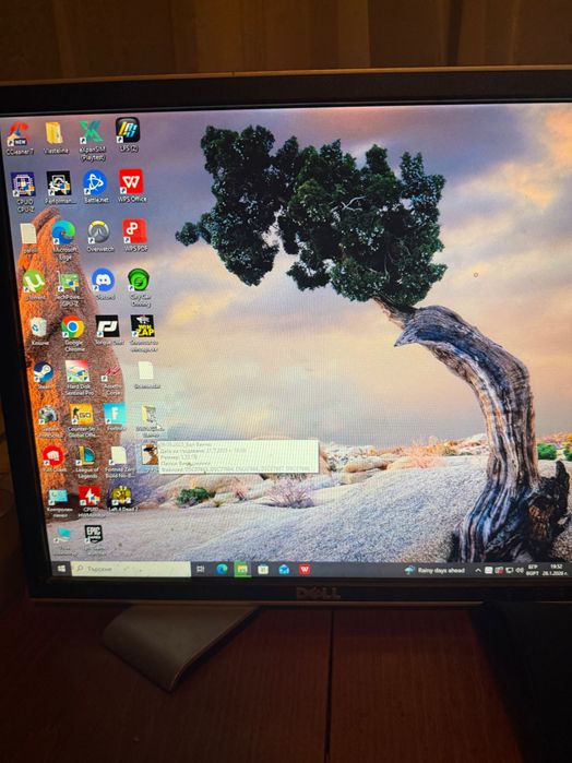 Продавам компютър подходящ за лек гейминг