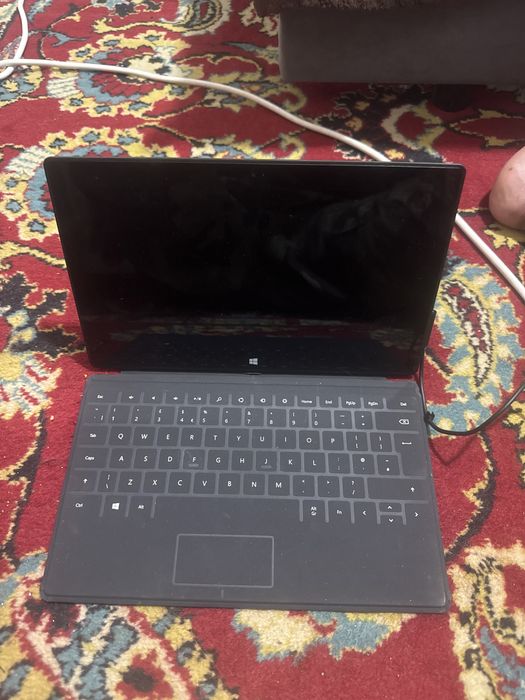 Surface tablet with a detachable keyboard