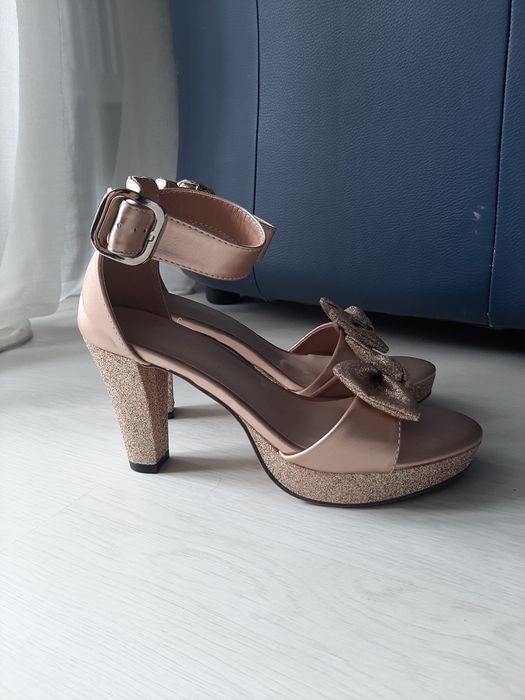 Sandale elegante noi
