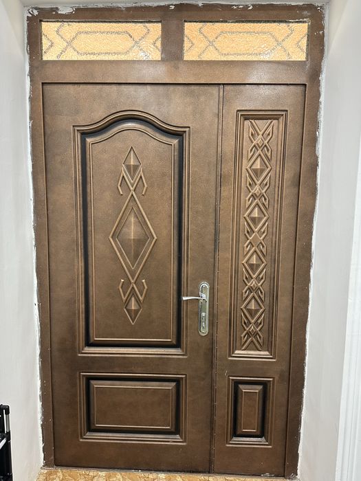 Металлическая дверь Б/У