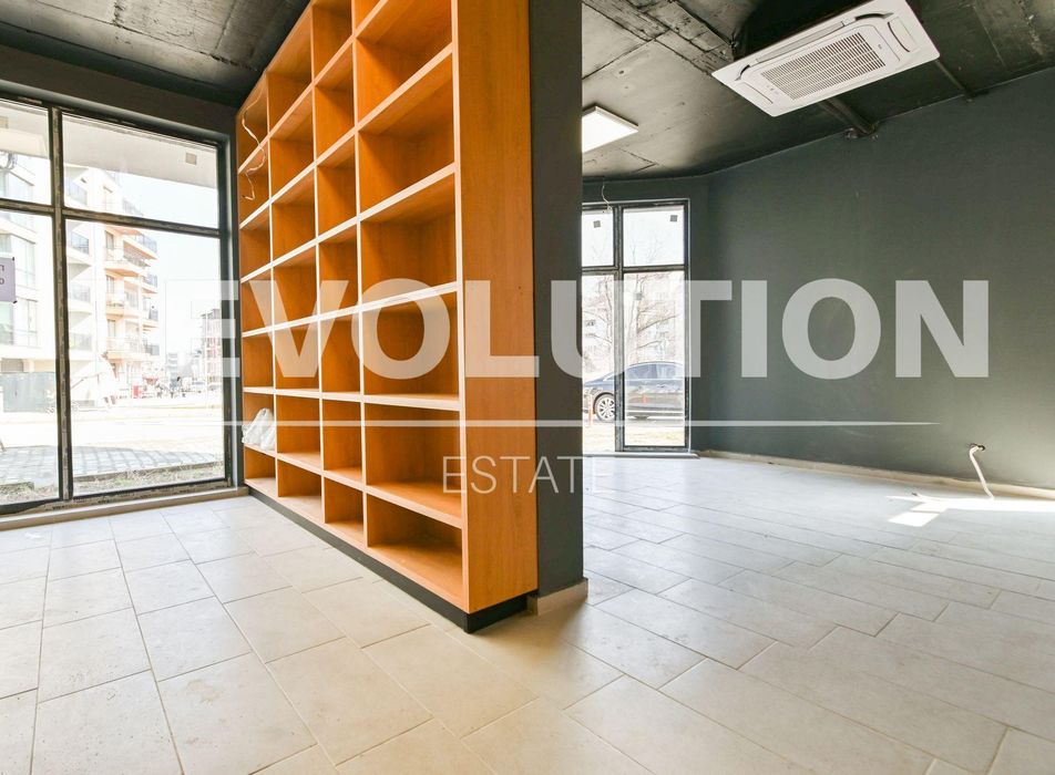 Магазин с АКТ 15 в ж.к. Малинова долина