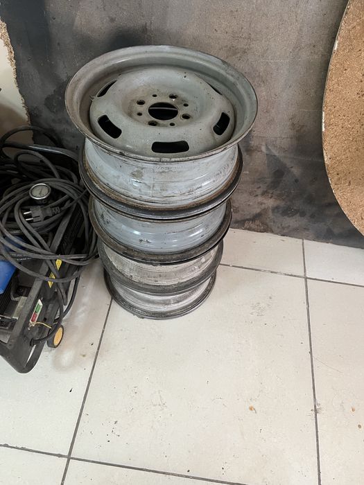 Продам комплект дисков на 13