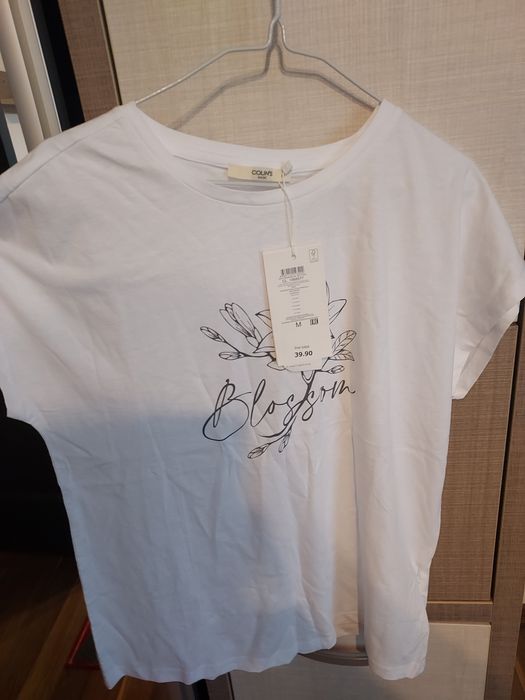 Tricou alb damă cu etichetă